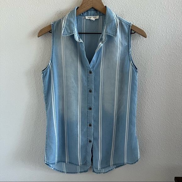 Beach Lunch Lounge Collection Coastal Chambray Button Front Distressed Top S - Picture 1 of 7